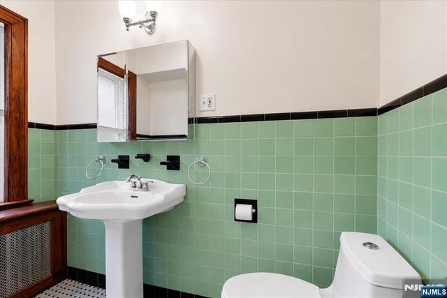 1119 Stonewall Lane, Secaucus, NJ 07094