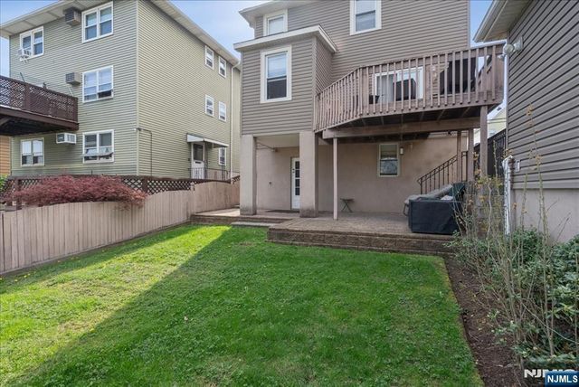 1119 Stonewall Lane, Secaucus, NJ 07094