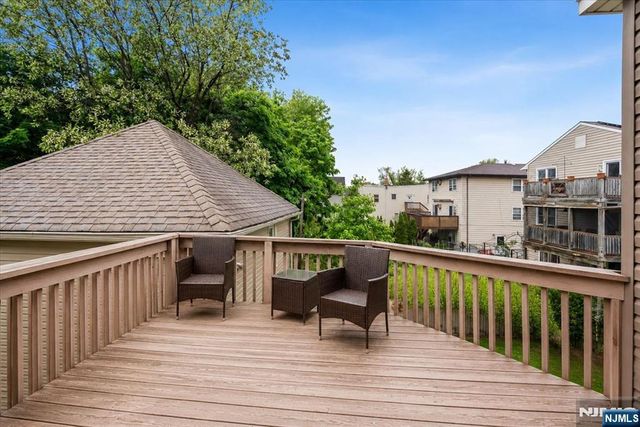 1119 Stonewall Lane, Secaucus, NJ 07094