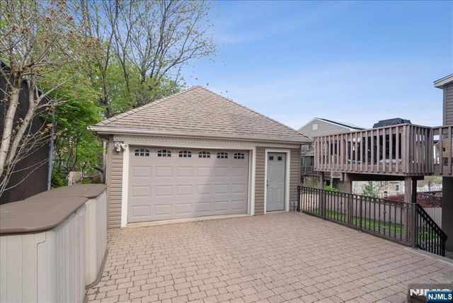 1119 Stonewall Lane, Secaucus, NJ 07094