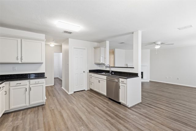 5073 Village Stone Court, Fort Worth, TX 76179