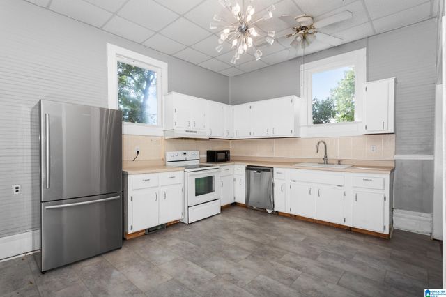 2012 2ND AVENUE N, Pell City, AL 35125
