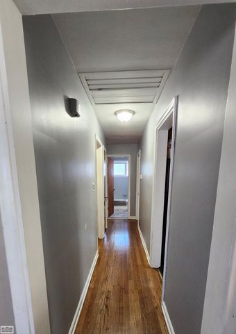 23814 Cushing Street, Eastpointe, MI 48021