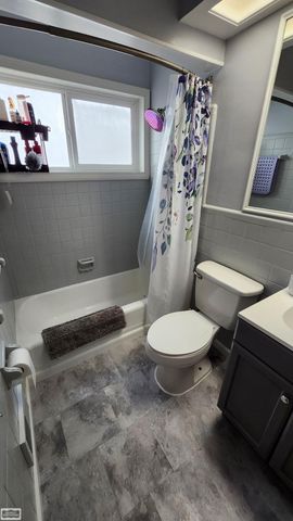 23814 Cushing Street, Eastpointe, MI 48021