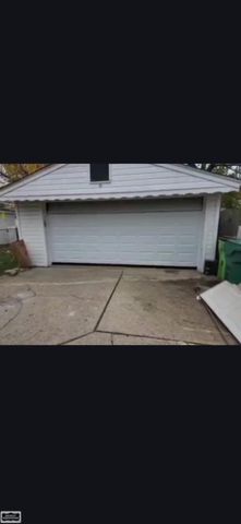 23814 Cushing Street, Eastpointe, MI 48021