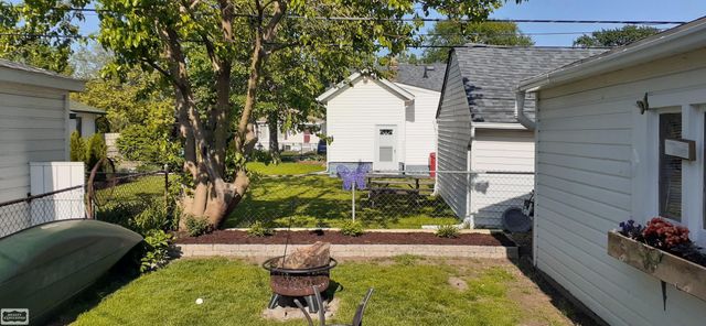 23814 Cushing Street, Eastpointe, MI 48021