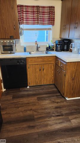 23814 Cushing Street, Eastpointe, MI 48021