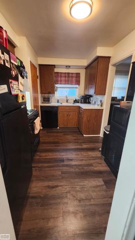 23814 Cushing Street, Eastpointe, MI 48021