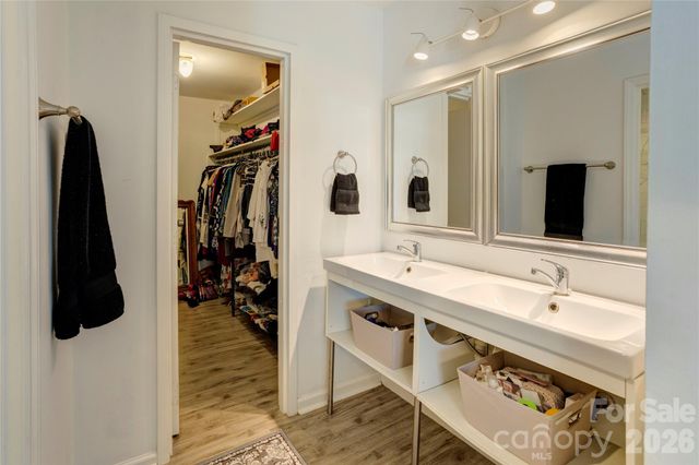 6608 Point Comfort Lane, Charlotte, NC 28226