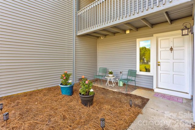 6608 Point Comfort Lane, Charlotte, NC 28226