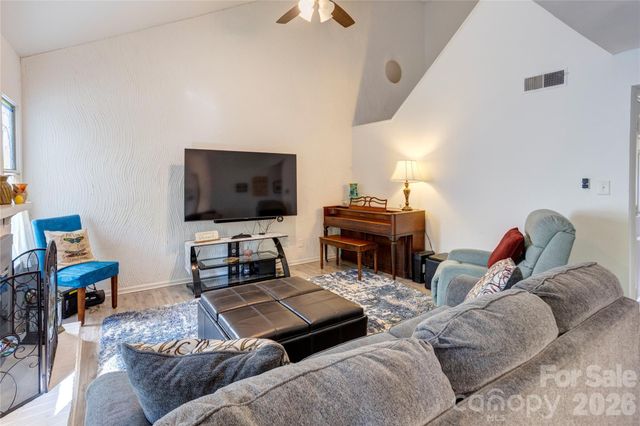 6608 Point Comfort Lane, Charlotte, NC 28226