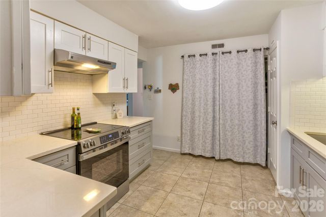 6608 Point Comfort Lane, Charlotte, NC 28226