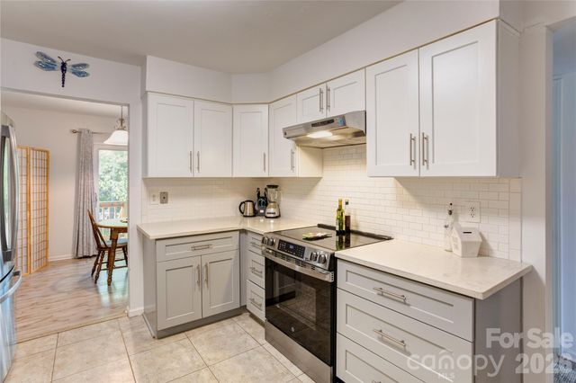 6608 Point Comfort Lane, Charlotte, NC 28226