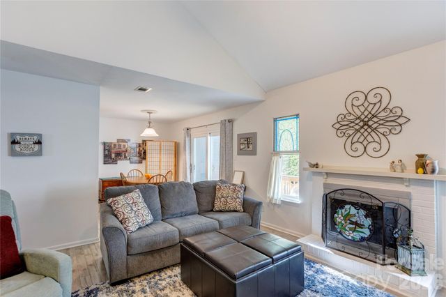 6608 Point Comfort Lane, Charlotte, NC 28226