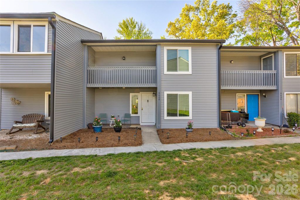 6608 Point Comfort Lane, Charlotte, NC 28226