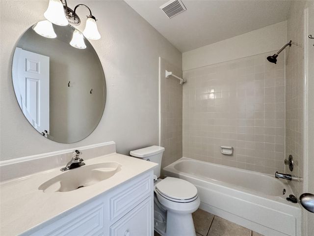 5515 Strack Road 135, Houston, TX 77069