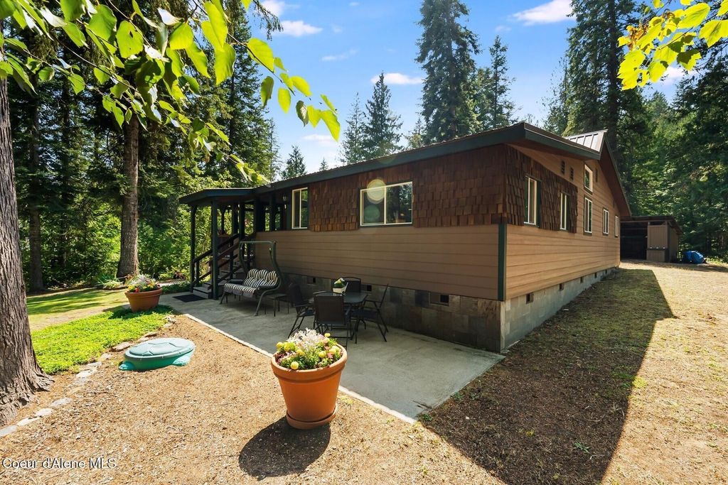 648 Elk Grove Road, Sandpoint, ID 83864 photo 3