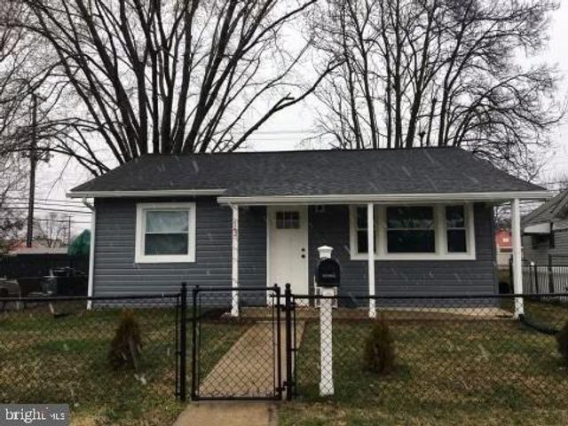 13 LONGERON DR, Middle River, MD 21220