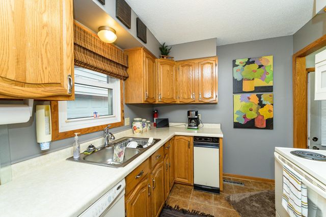 978 17th Street SE, Rochester, MN 55904