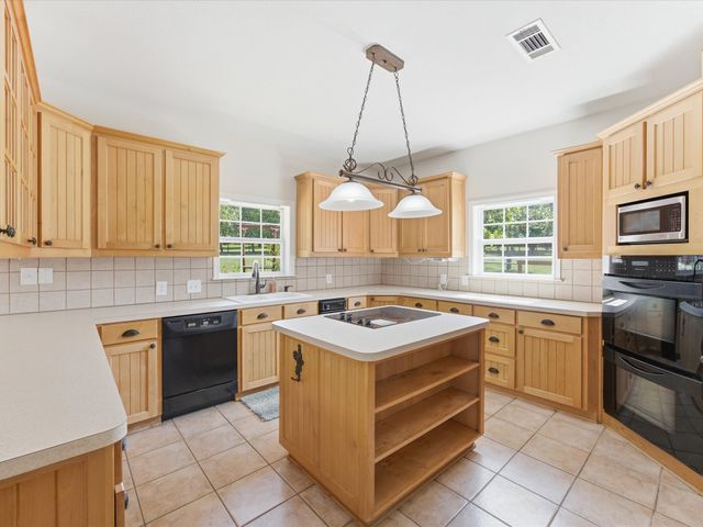 1025 Burchbury Trail, Argyle, TX 76226