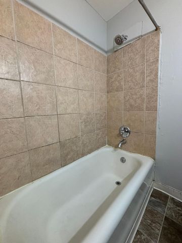 1092 Edgerton Street, Saint Paul, MN 55130