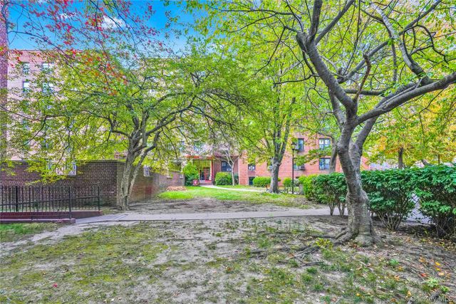 150-29 72nd Road 4H, Flushing, NY 11367