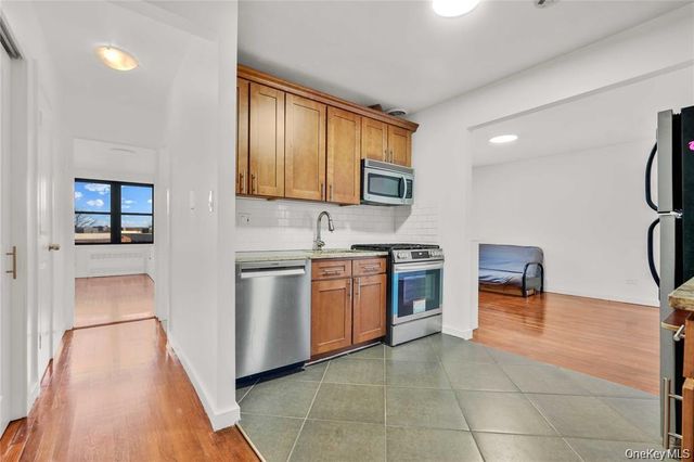 150-29 72nd Road 4H, Flushing, NY 11367