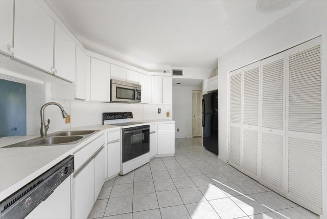 7507 La Paz Boulevard N101, Boca Raton, FL 33433