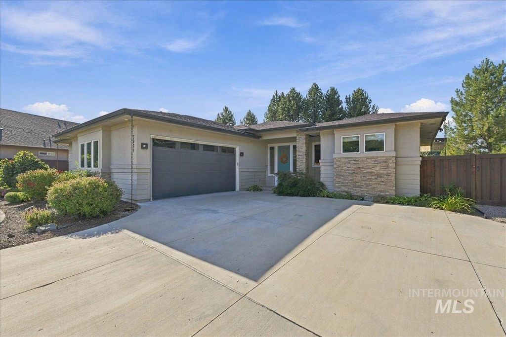 3961 W Caragana Ct, Meridian, ID 83646 photo 2