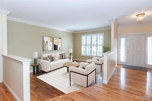 7917 Grantwood Cove Lane, Crestwood, MO 63123