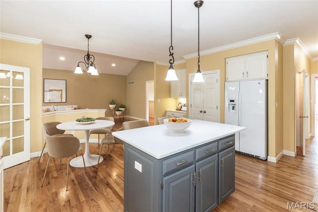 7917 Grantwood Cove Lane, Crestwood, MO 63123