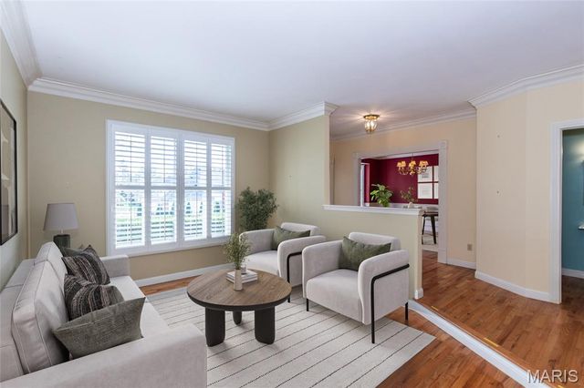 7917 Grantwood Cove Lane, Crestwood, MO 63123