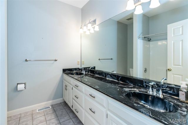 7917 Grantwood Cove Lane, Crestwood, MO 63123