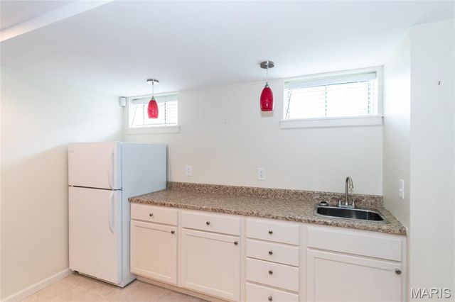 7917 Grantwood Cove Lane, Crestwood, MO 63123