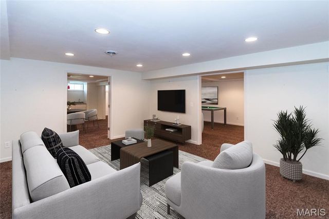 7917 Grantwood Cove Lane, Crestwood, MO 63123