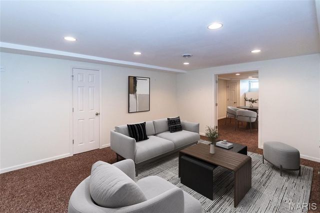 7917 Grantwood Cove Lane, Crestwood, MO 63123