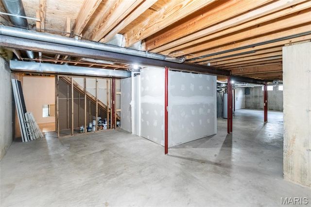 7917 Grantwood Cove Lane, Crestwood, MO 63123