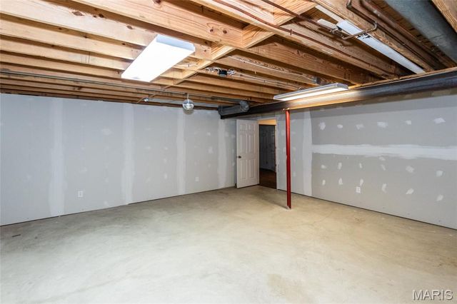 7917 Grantwood Cove Lane, Crestwood, MO 63123