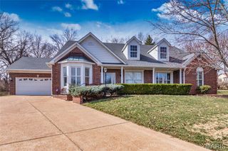 7917 Grantwood Cove Lane, Crestwood, MO 63123