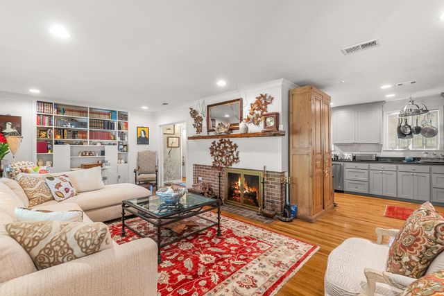 320 S 22nd Ave., Hattiesburg, MS 39401