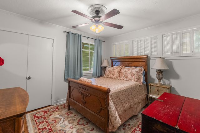 320 S 22nd Ave., Hattiesburg, MS 39401