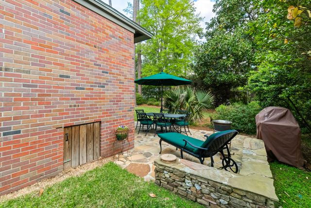 320 S 22nd Ave., Hattiesburg, MS 39401