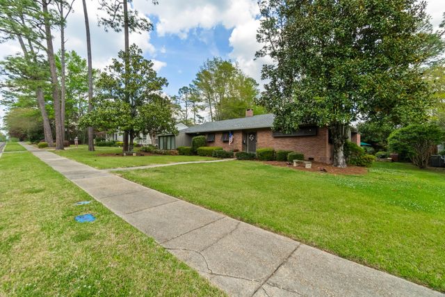 320 S 22nd Ave., Hattiesburg, MS 39401