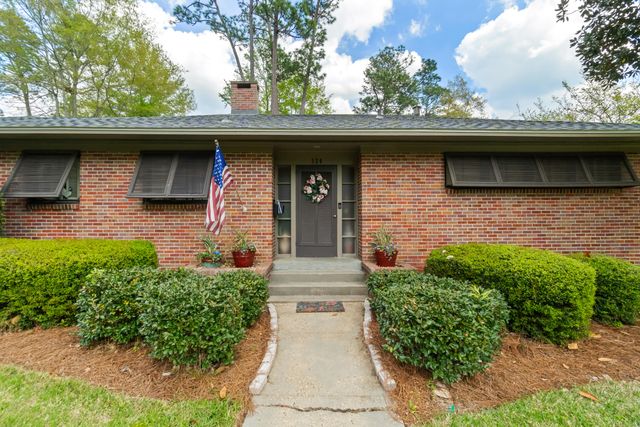 320 S 22nd Ave., Hattiesburg, MS 39401