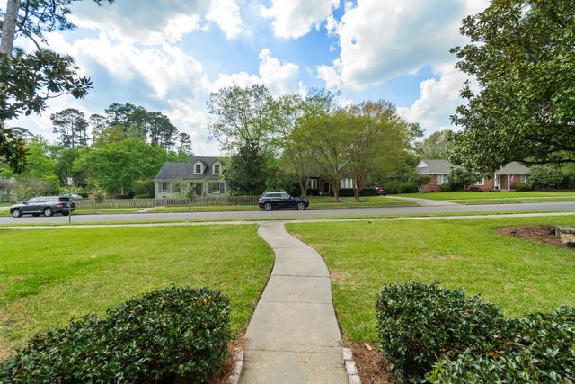 320 S 22nd Ave., Hattiesburg, MS 39401