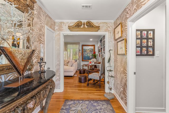 320 S 22nd Ave., Hattiesburg, MS 39401