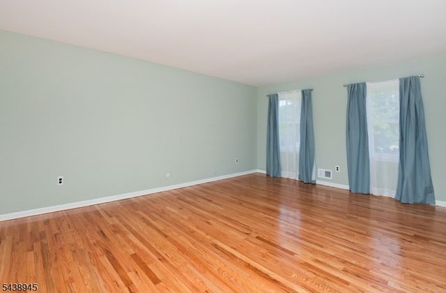 6 Dana Ct, South Brunswick Twp., NJ 08540