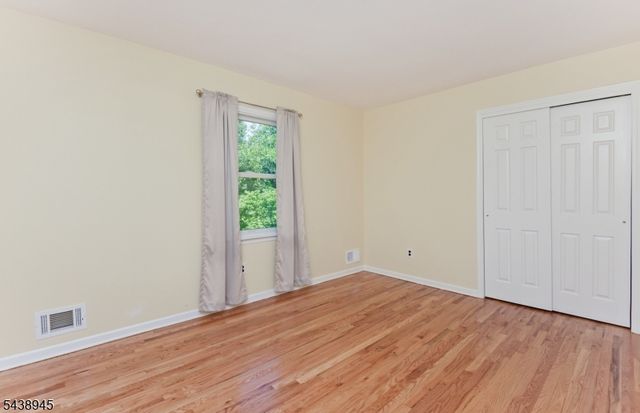 6 Dana Ct, South Brunswick Twp., NJ 08540