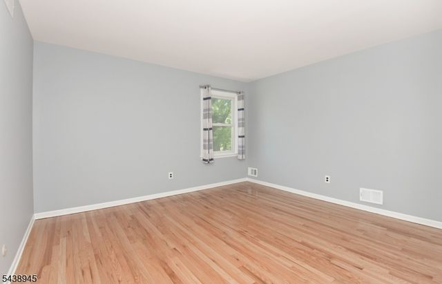 6 Dana Ct, South Brunswick Twp., NJ 08540