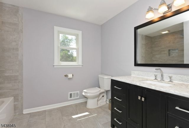 6 Dana Ct, South Brunswick Twp., NJ 08540